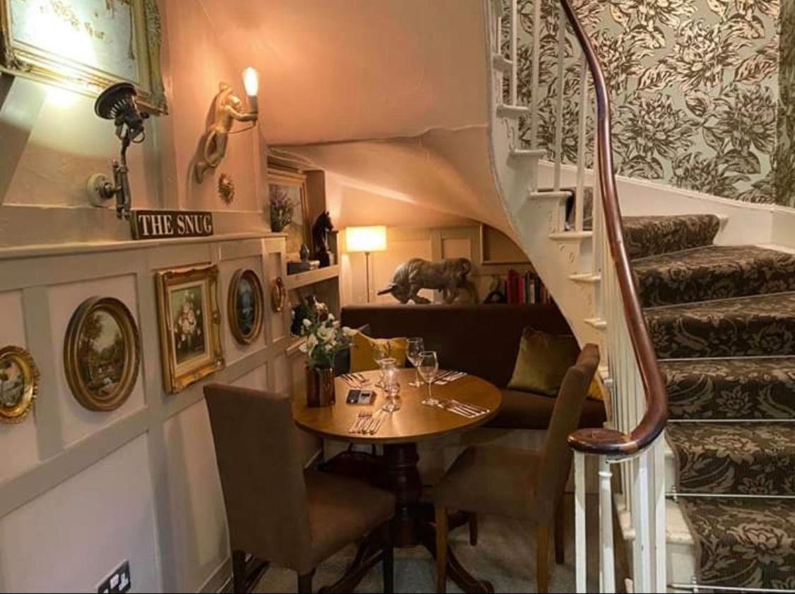 The Bull Hotel Stony Stratford Buitenkant foto