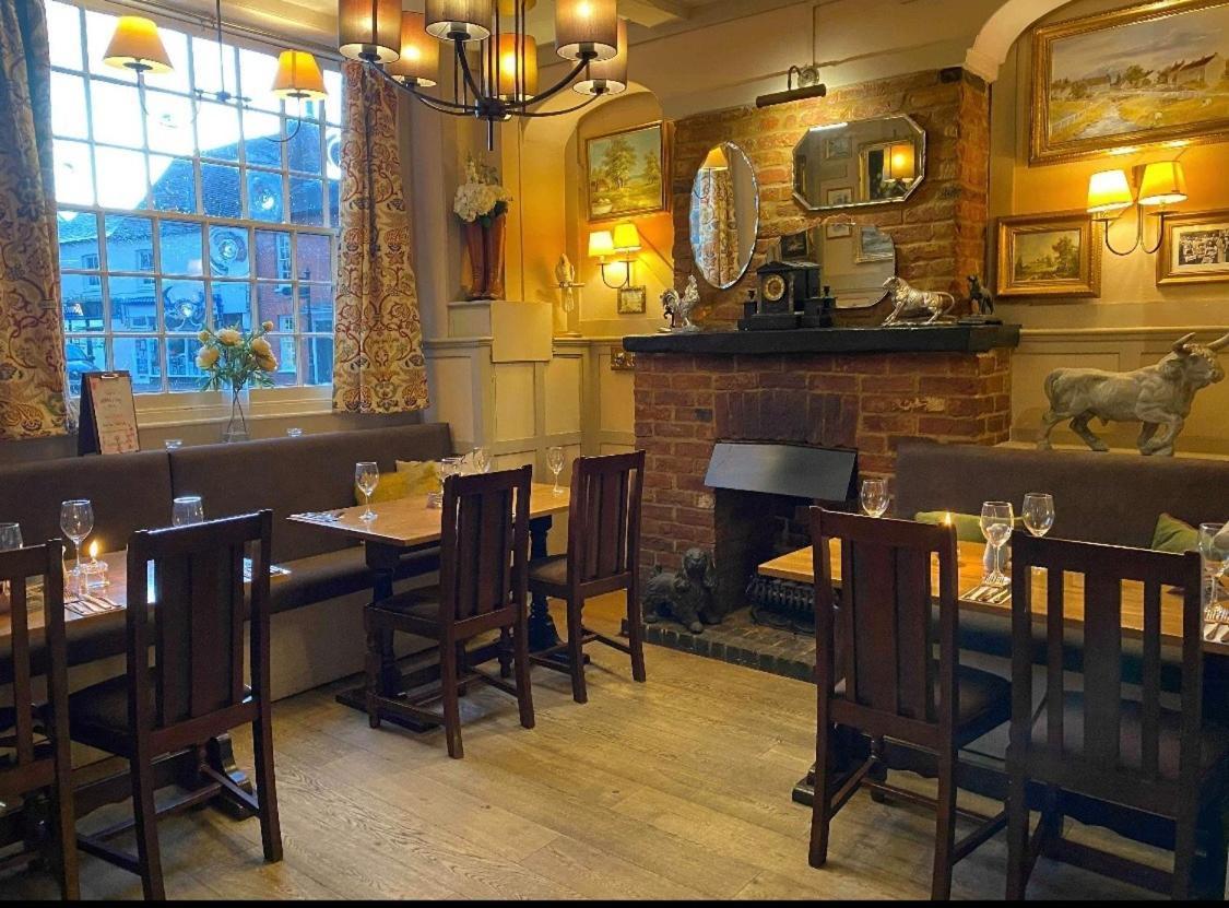 The Bull Hotel Stony Stratford Buitenkant foto