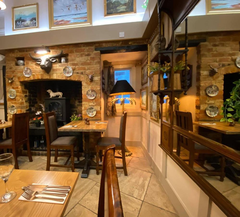 The Bull Hotel Stony Stratford Buitenkant foto